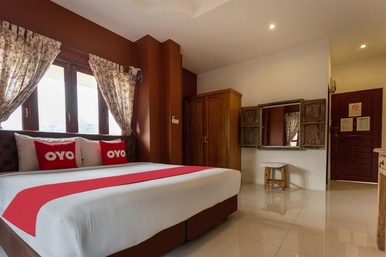 Yellow Tique Hotel Lampang Exterior photo