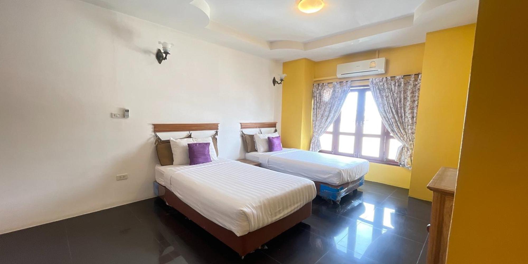 Yellow Tique Hotel Lampang Exterior photo