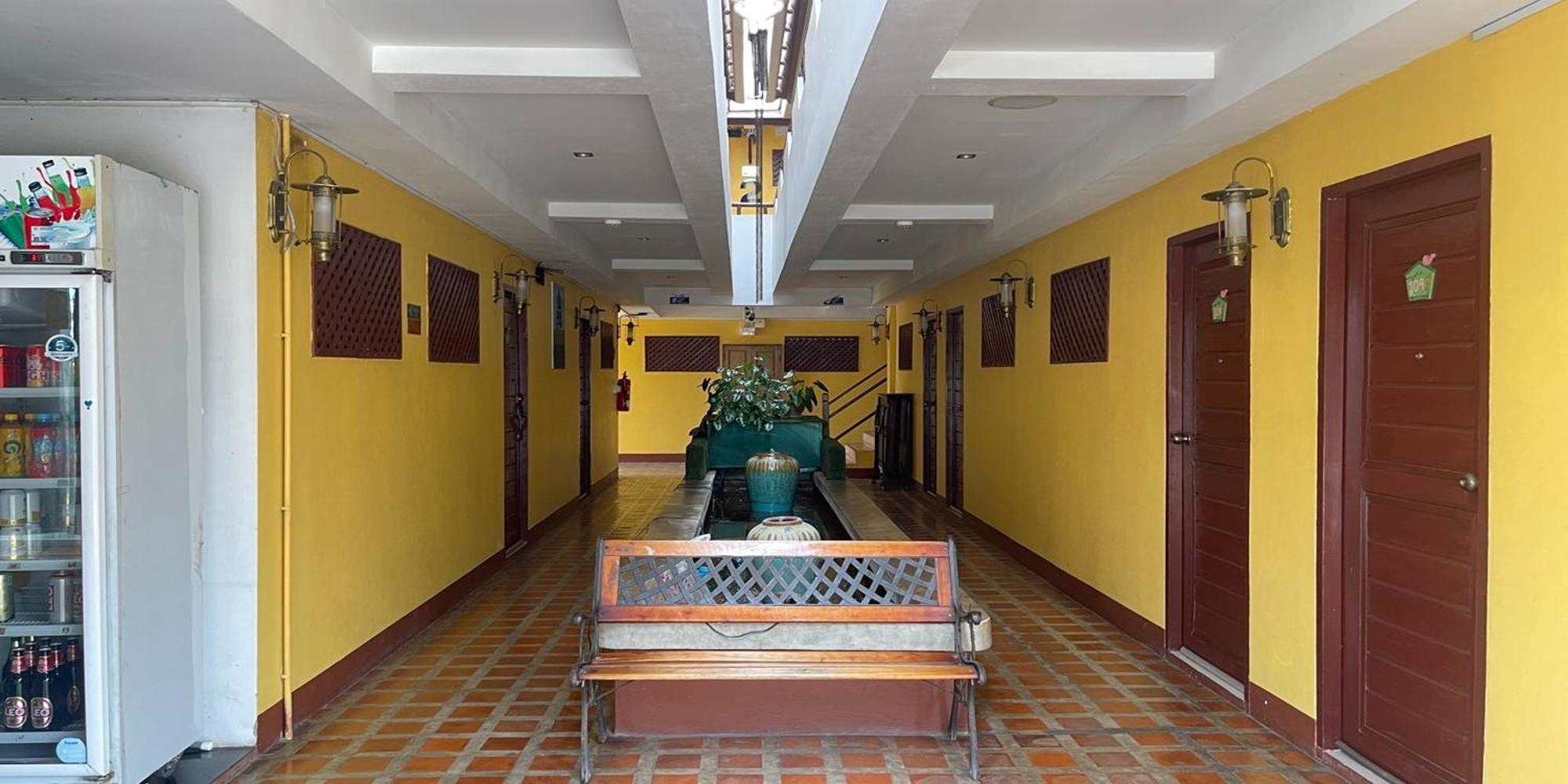 Yellow Tique Hotel Lampang Exterior photo