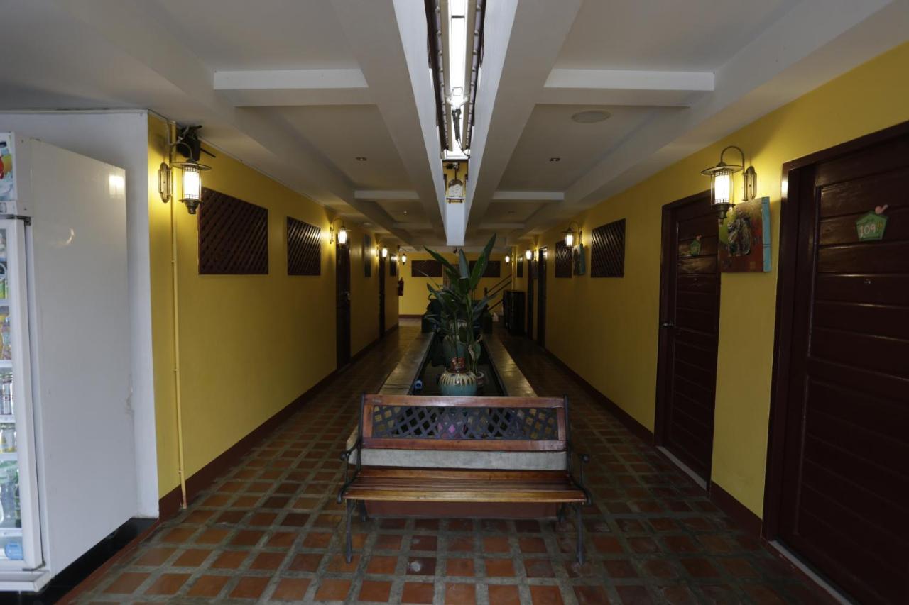 Yellow Tique Hotel Lampang Exterior photo
